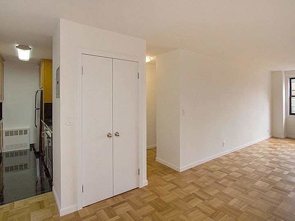 3rd image of 145 E 15th St APT 9R