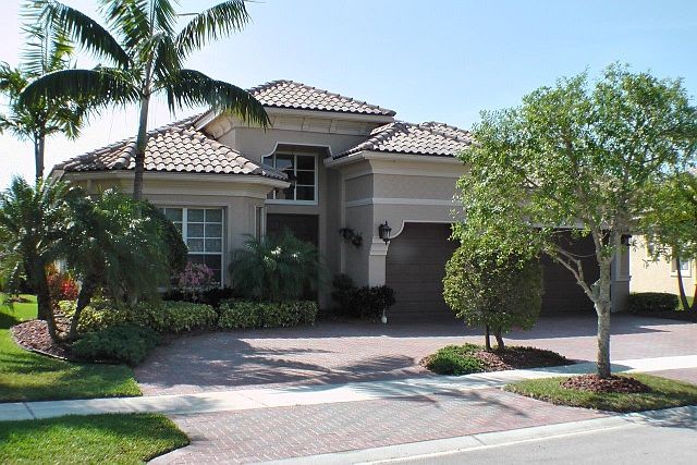 1st image of 7520 NW 120th Dr