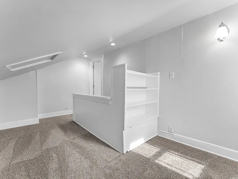 2816 Patterson St S — Photo 7