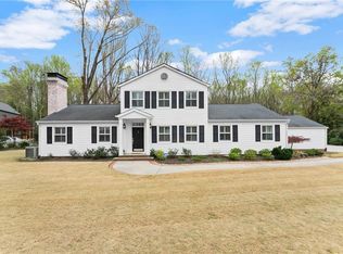 669 Dixon Dr, Gainesville, GA 30501