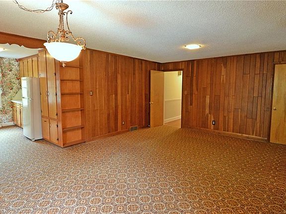 4th image of 1615 Ontario St