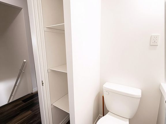 5th image of 537 Confederation St #4
