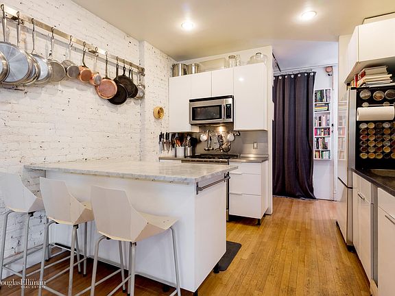 5th image of 413 W 48th St APT 4R