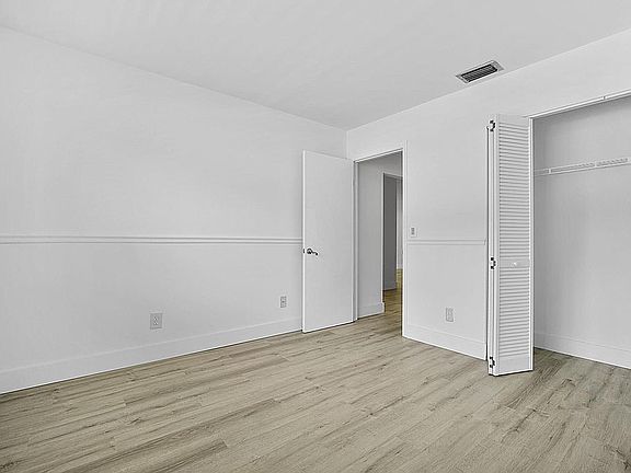 5th image of 455 Lakeview Dr APT 2