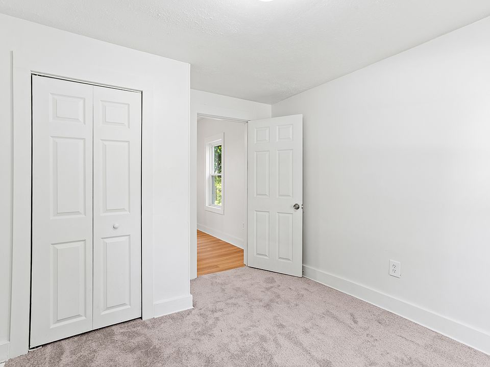 1st image of 826 Ashland Ct