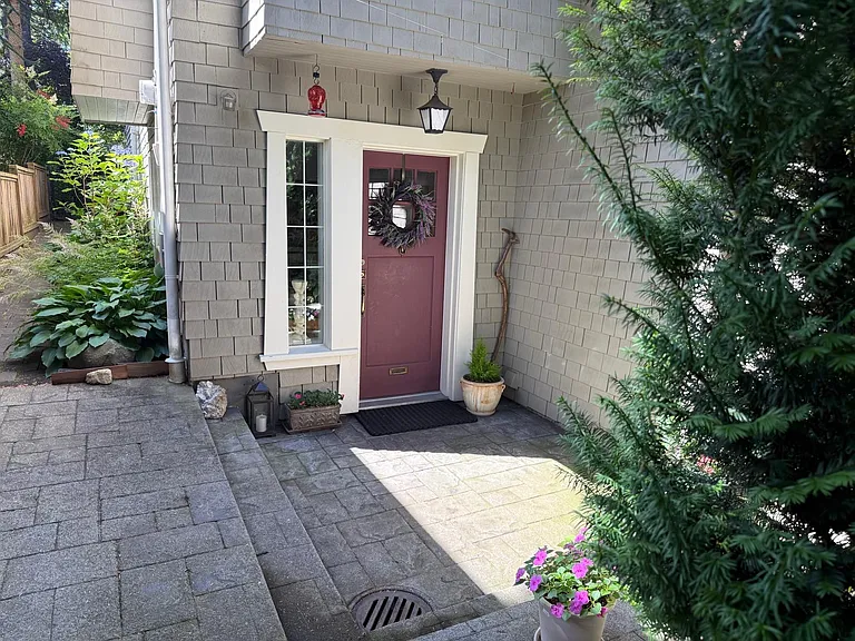 W 11th Ave — Photo 1