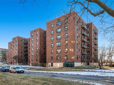 73-11 210th #2M, Oakland Gardens, NY, 11364
