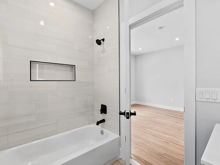 441 John St #2 — Photo 17