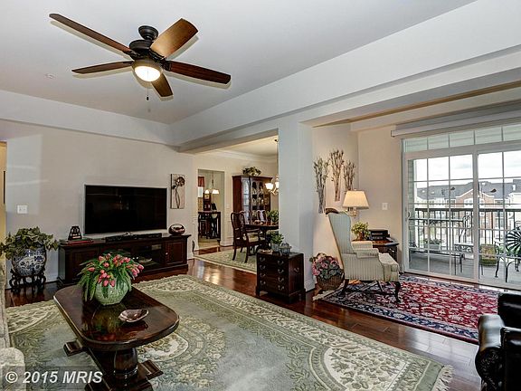 5th image of 8606 Wintergreen Ct Unit 402