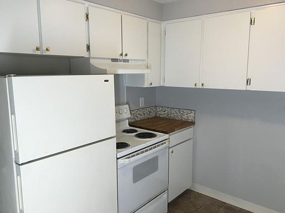 2nd image of 2530 NE Parkwood St #253013