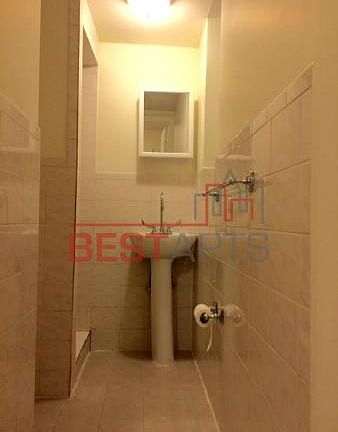 5th image of 131 W 15th St APT 17
