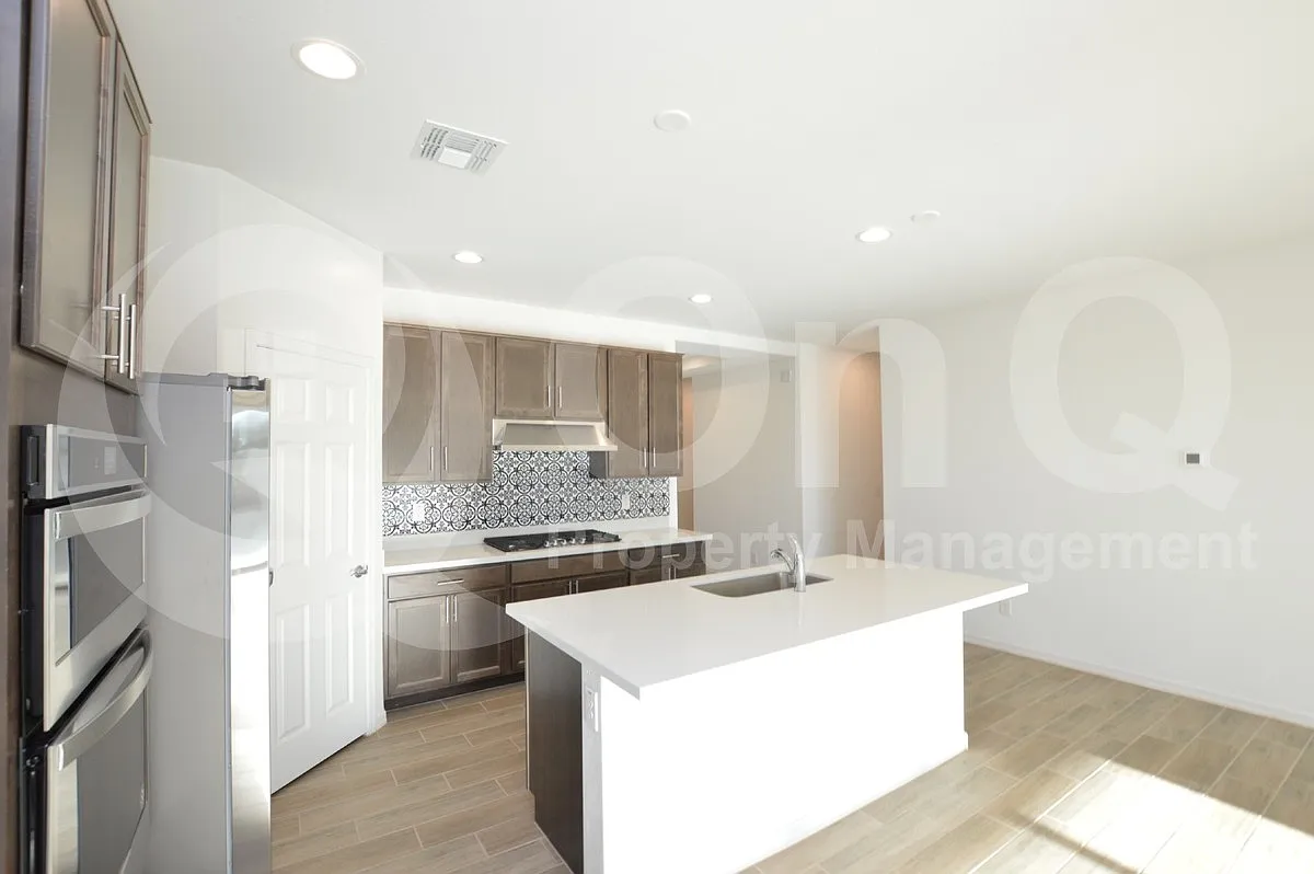 4 bed, 3.0 bath, 2269 sqft, $2,795 — Photo 4