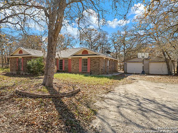 3rd image of 121 Spanish Oak Trl