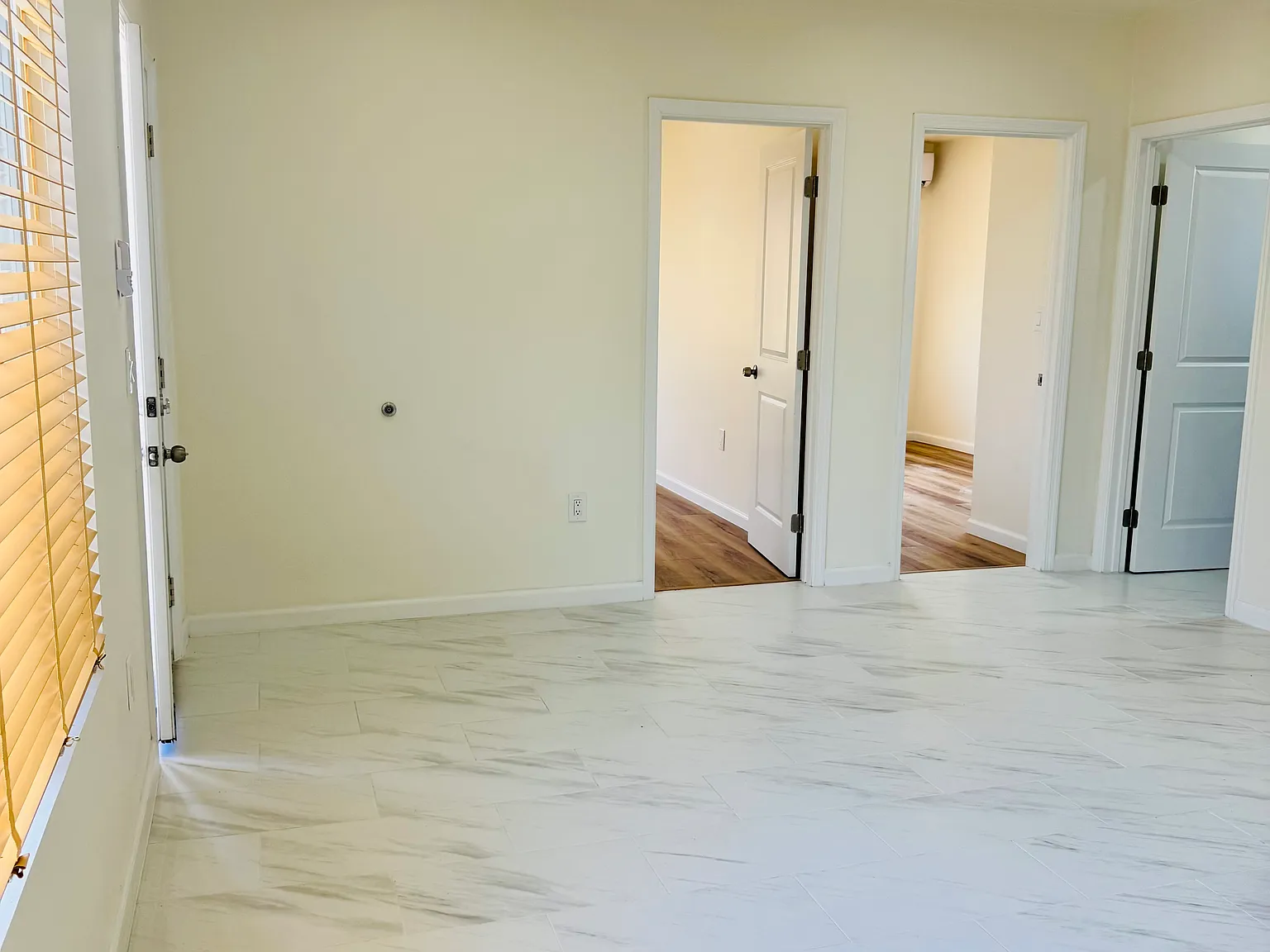 2 bed, 700 sqft, $2,700 — Photo 3