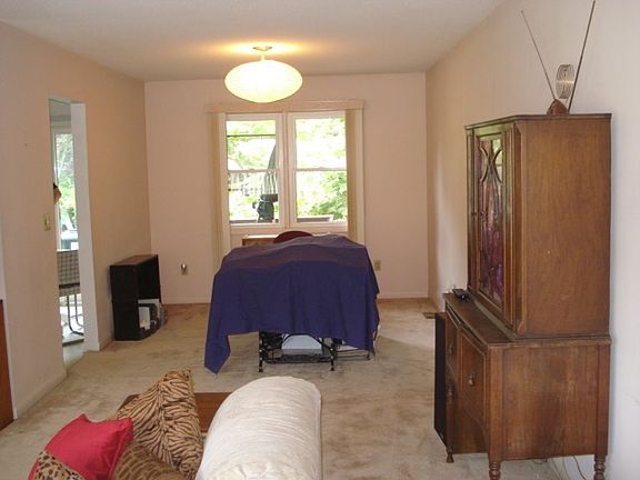 4th image of 2902 W Kent Dr