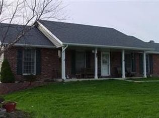 1060 Choctaw Ridge Dr, Holts Summit, MO 65043