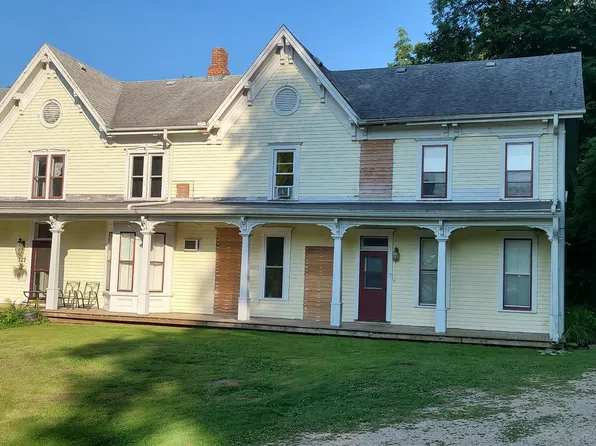 327 Kinney St, Mc Gregor, IA 52157