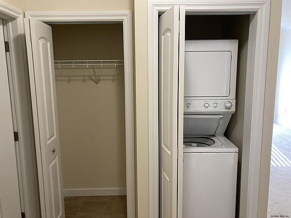 3rd image of 8 Wall St APT 424
