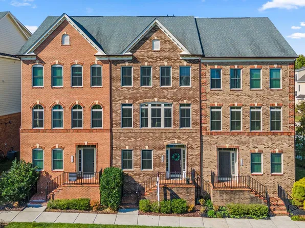 9126 Kenway Ln, Frederick, MD 21704