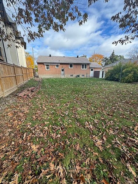 Toronto House for rent - 4 Bedrooms — photo 24