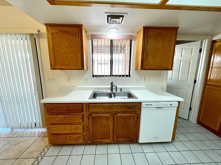 2021 Chambers Ave — Photo 12