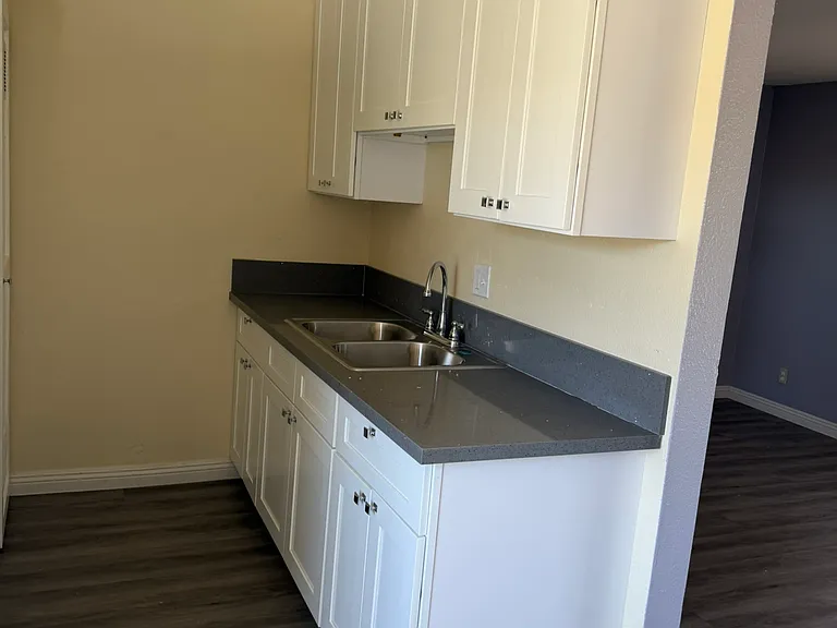 Villa Del Sol Apartments — Photo 18