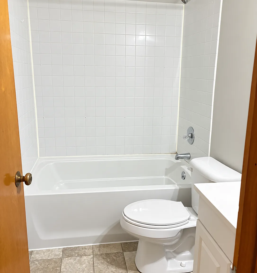 2 bed, 800 sqft, $700 — Photo 3