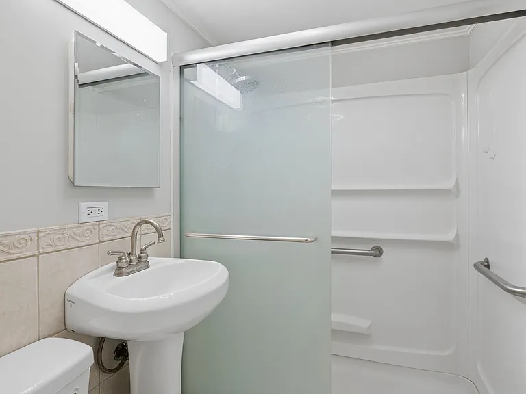 1805 Kelly Ave — Photo 13