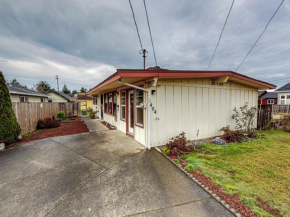 4th image of 3404 G St