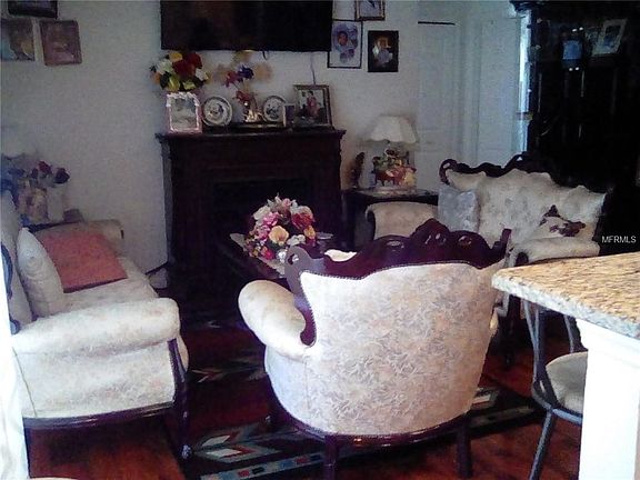 5th image of 416 Manitoba Dr