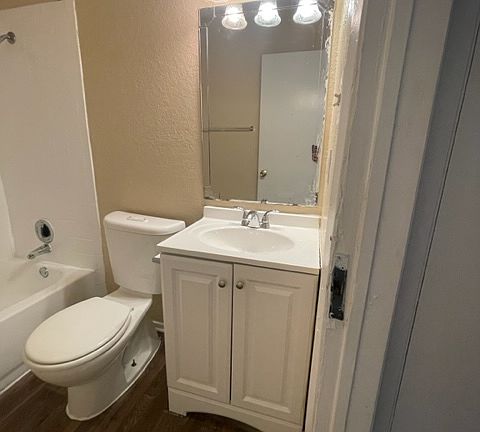 5th image of 3229 Bonnie Dr APT 127