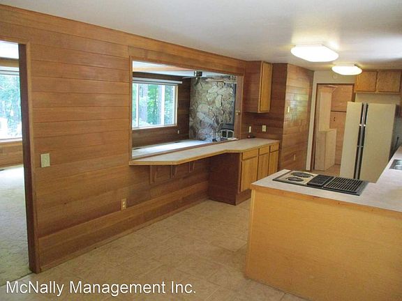 4th image of 5017 78th Ave NW