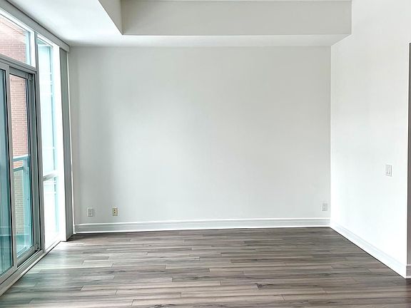 5th image of 112 George St S #S304