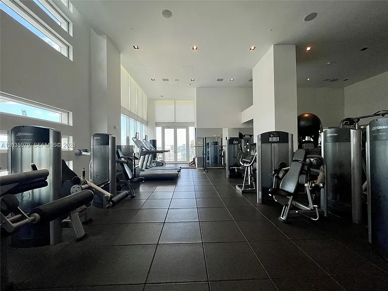 1040 Biscayne Blvd #1105 — Photo 31