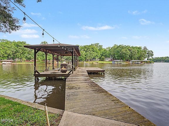 5th image of 178 Riverview Rd