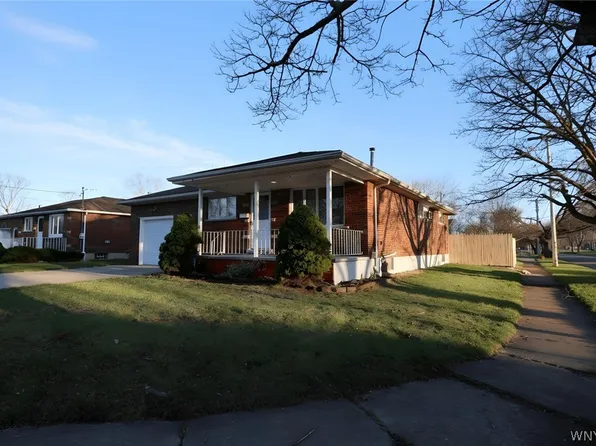 9605 Greenwald Ave, Niagara Falls, NY 14304