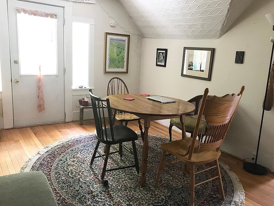 2nd image of 414B E Marshall St #B