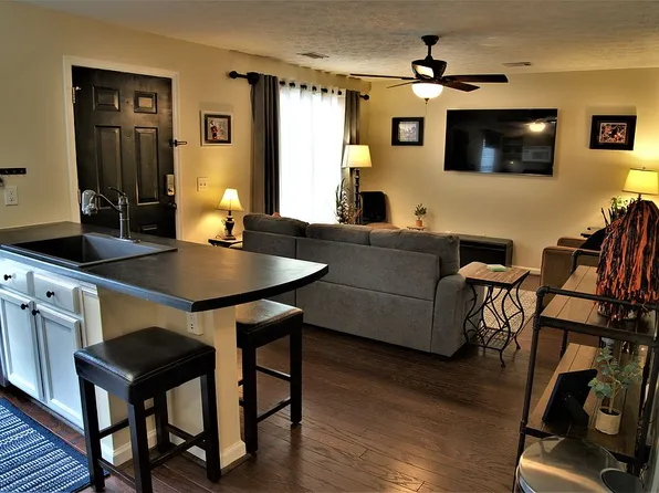 535 W Glenn Ave APT 214, Auburn, AL 36832