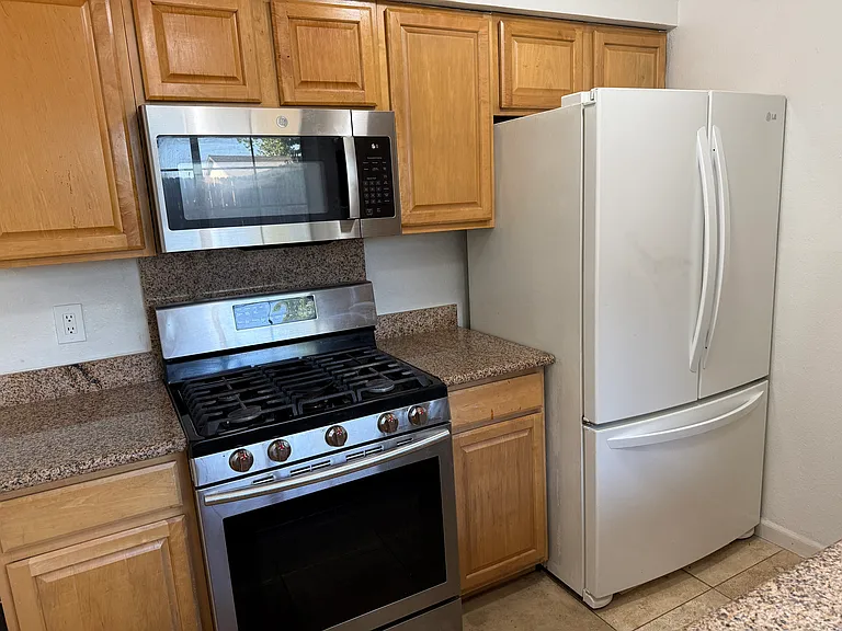 8918 Phoenix Ave — Photo 4
