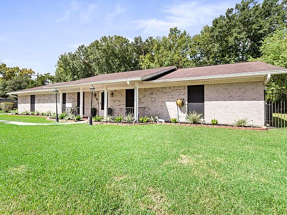 3rd image of 5 W Harding Cir