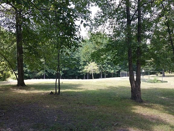 5th image of 291 Sandy Dr