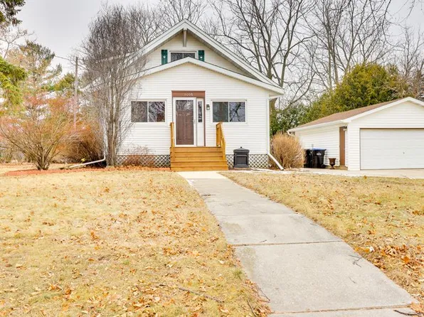 1005 N 6th Ave, Sturgeon Bay, WI 54235