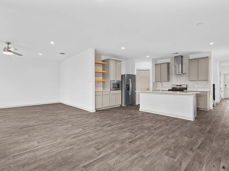 2905 Highgate Hill Ln — Photo 2