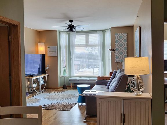 3rd image of 301 Harbour Town Dr APT 331