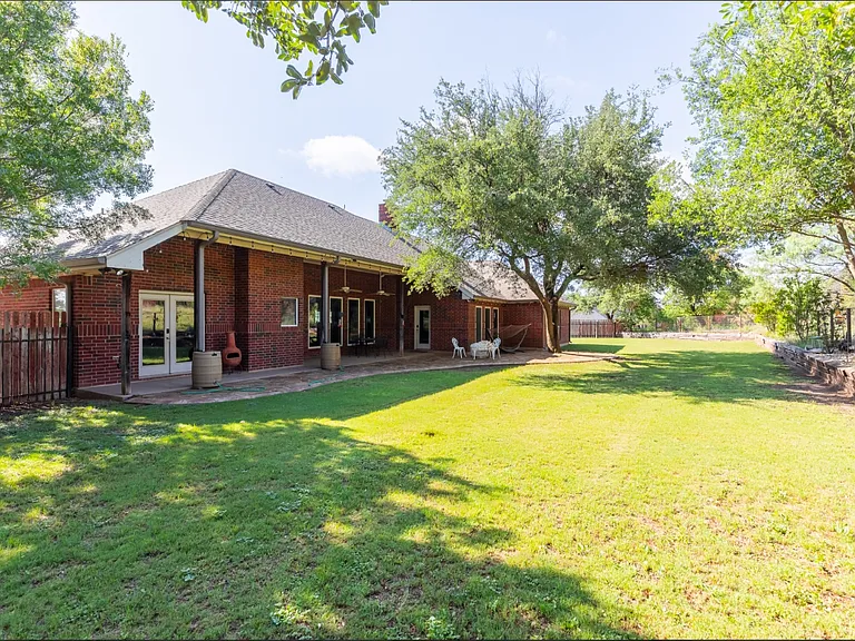 364 Alexandra Dr — Photo 44