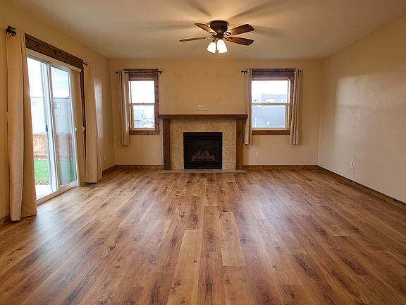 3rd image of 408 Ramshorn Peak Ln