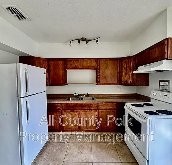2415 S Crystal Lake Dr — Photo 6