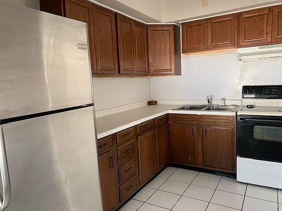 4th image of 1222 Franklin Cir