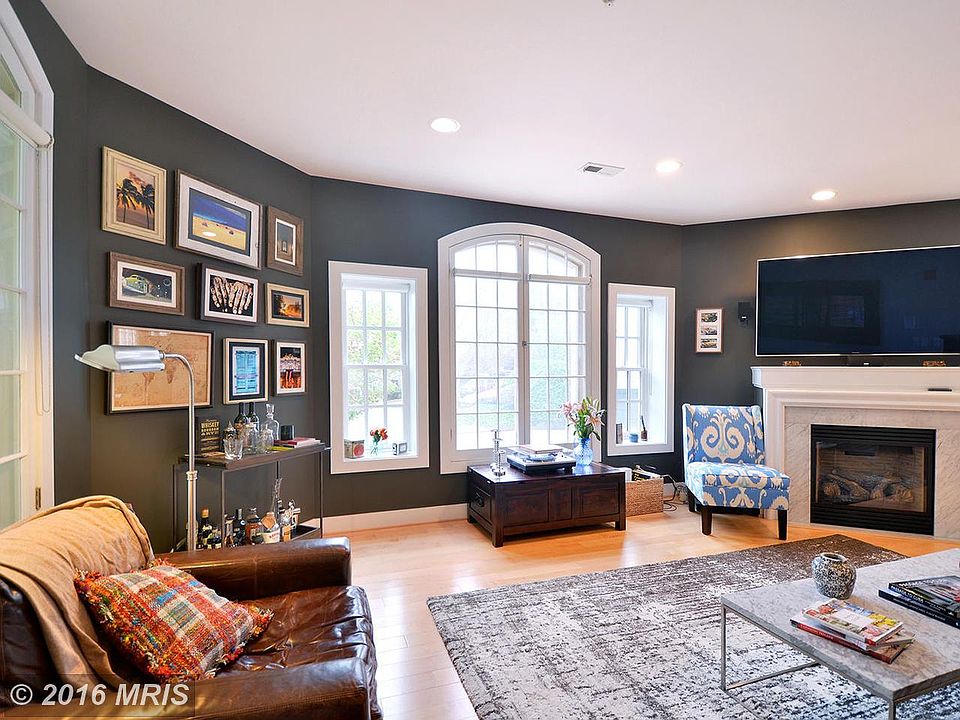 2nd image of 2359 Ashmead Pl NW APT 2