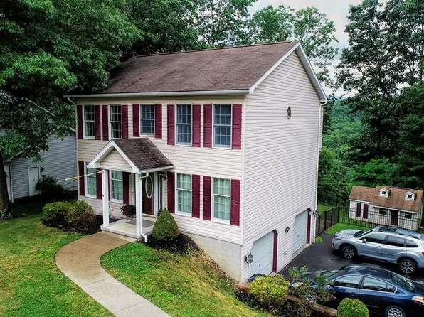 2604 Arbor Bluff Dr, Huntingdon, PA 16652